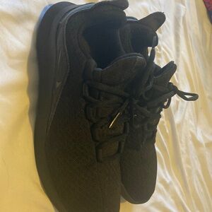 Nike Runners lightly used , like new quality !! 🌟